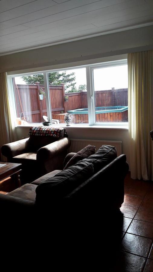 Glaesibaer Bed & Breakfast Reynistadur Bagian luar foto
